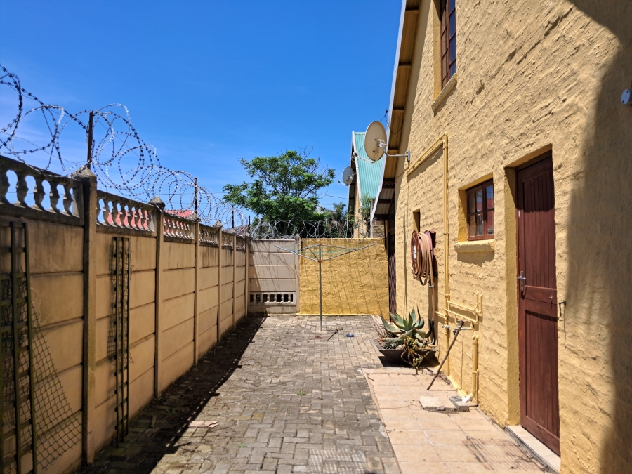 To Let 3 Bedroom Property for Rent in Humansdorp Eastern Cape
